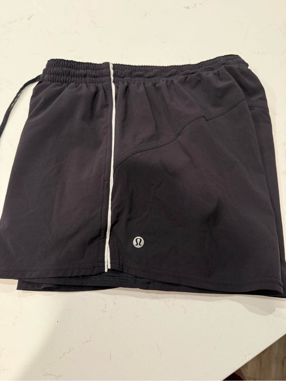 Lululemon Lightweight High Rise Relaxed Shorts 3” Size 4